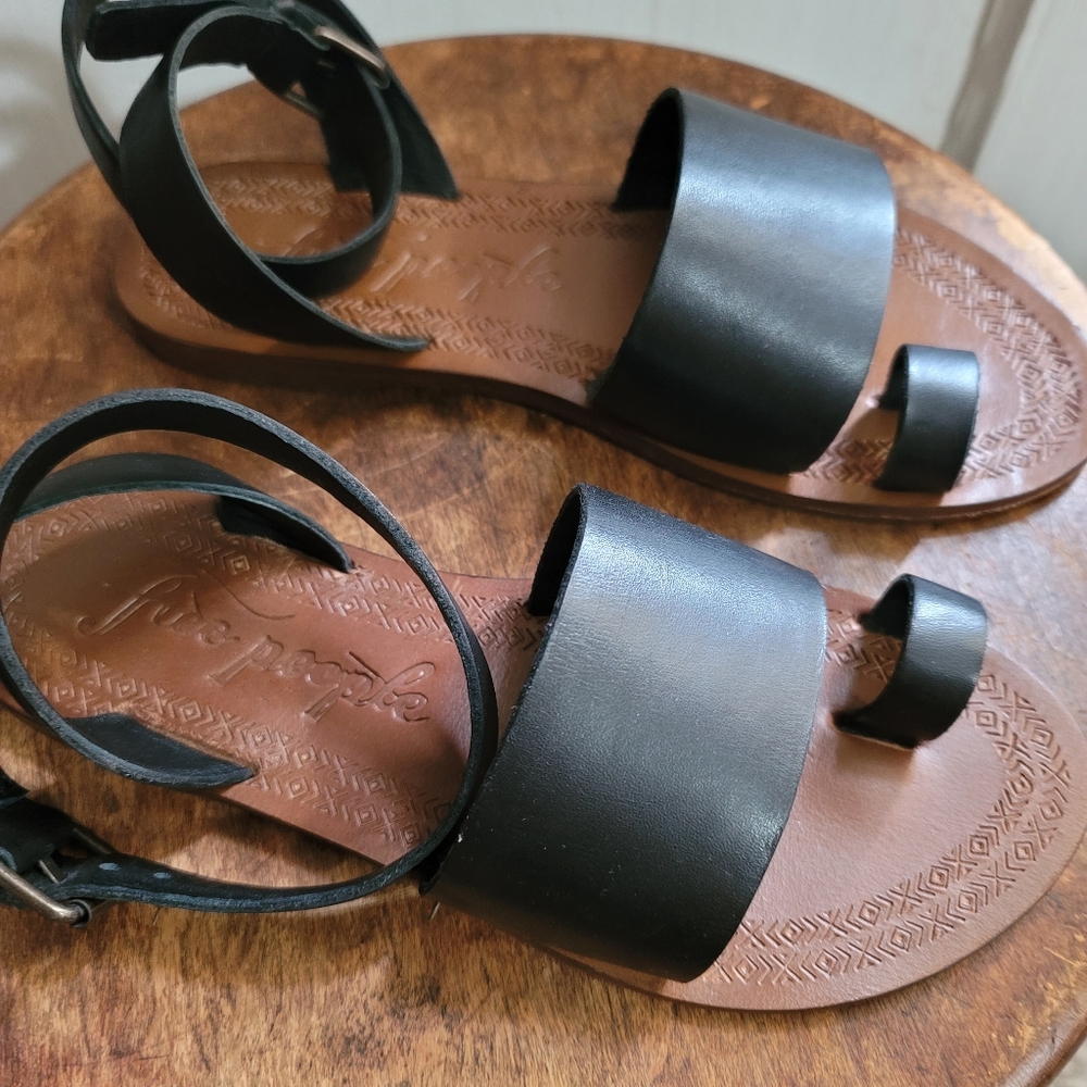 Free People Torrence Flat Sandals Black 37